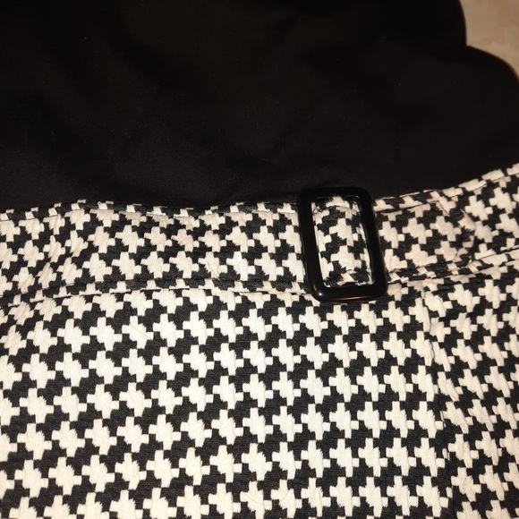 White House Black Market Black and White Midi Dress - Picture 4 of 12